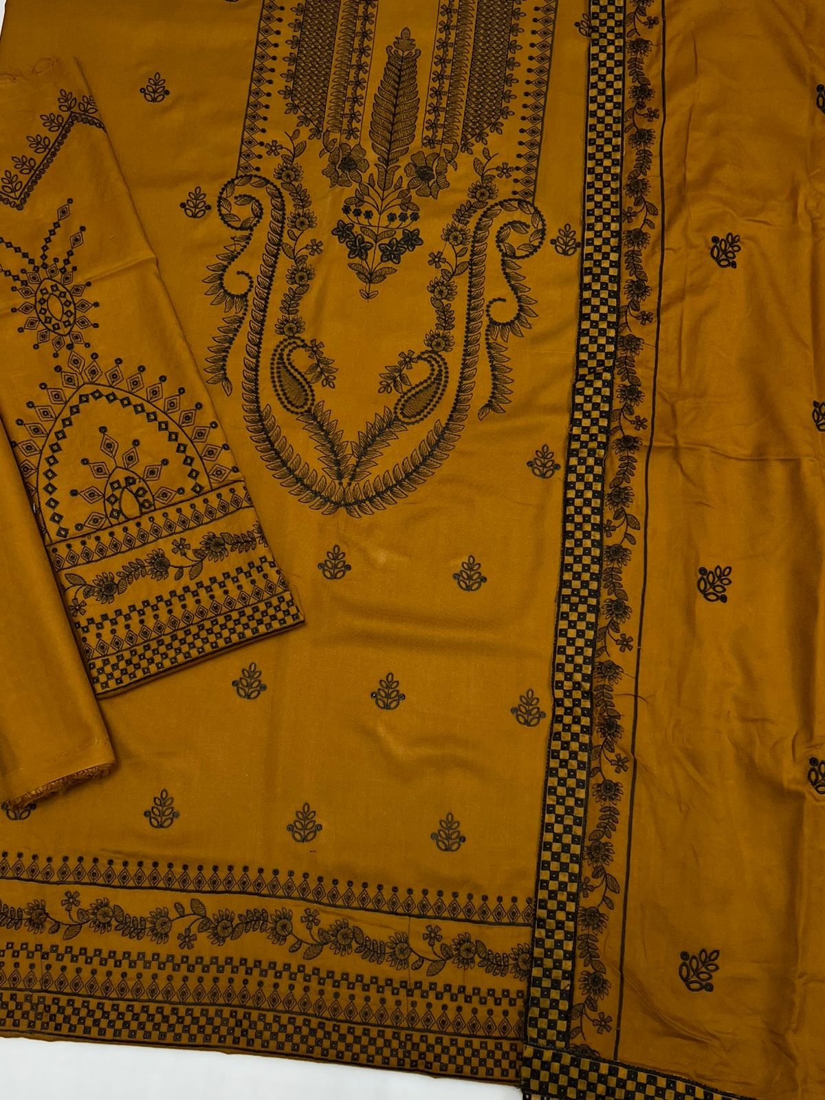 Nakoosh Winter Dhanak 3-Piece — 2133