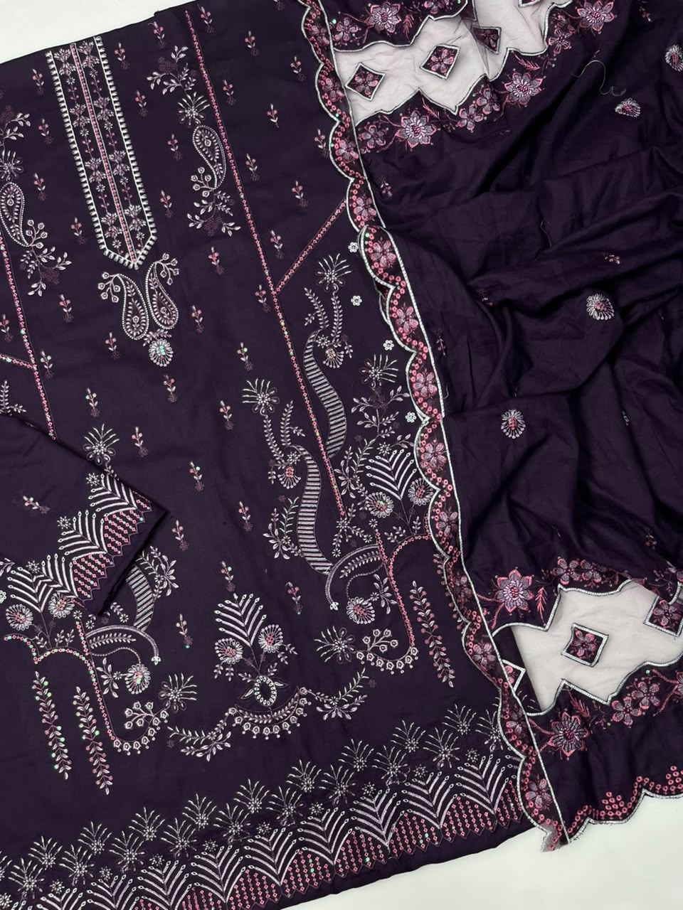 Ethnic 260 Dhanak Unstitched 3-Piece Suit