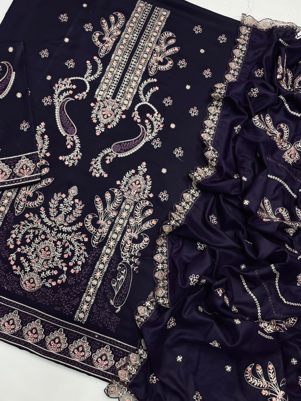 Gul Ahmed Winter Dhanak 3-Piece — K 202