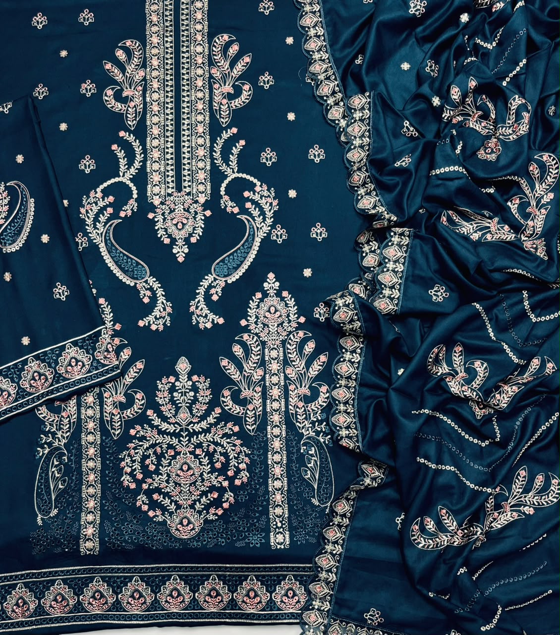 Gul Ahmed Winter Dhanak 3-Piece — K 202 B