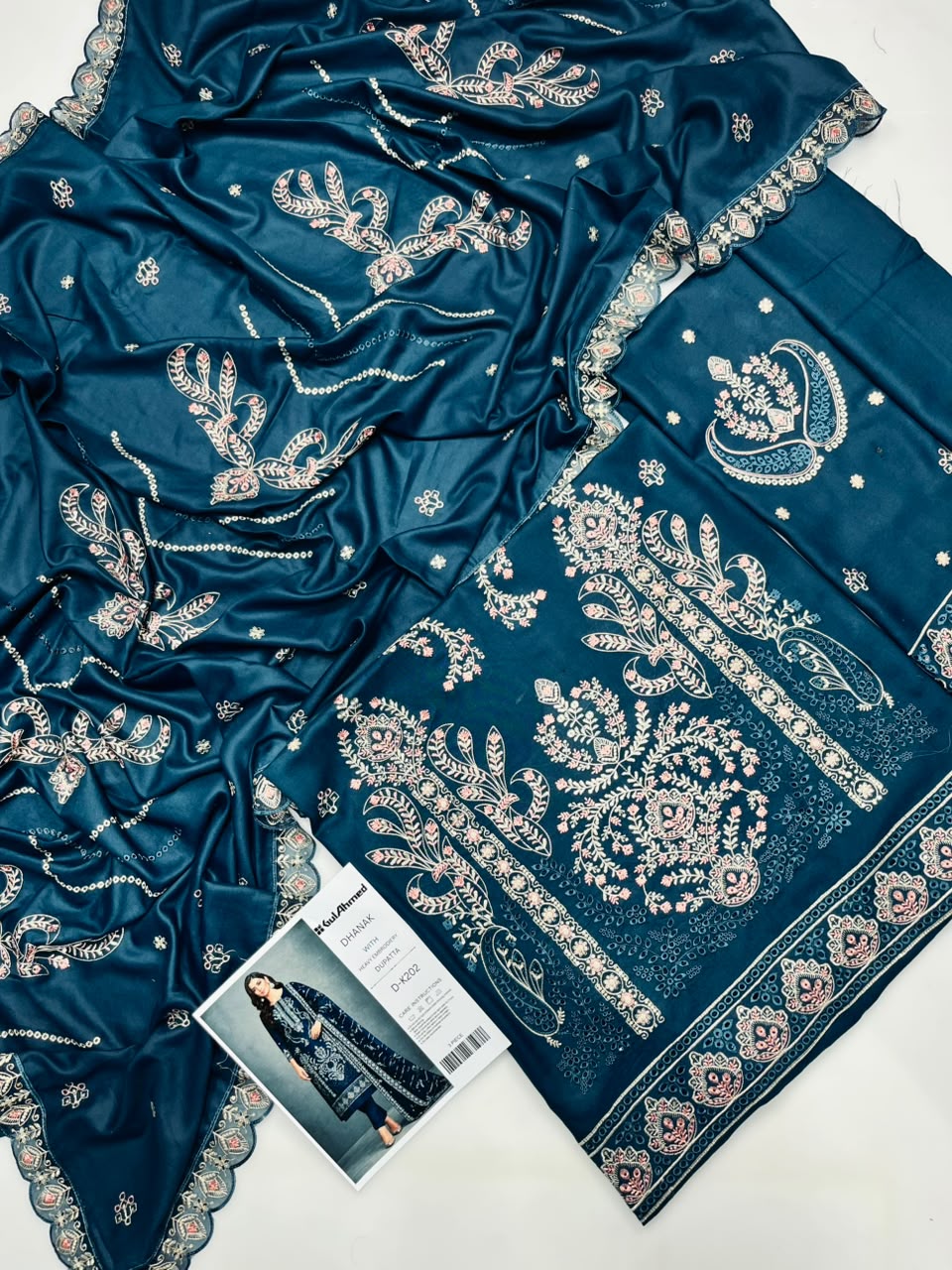 Gul Ahmed Winter Dhanak 3-Piece — K 202 B