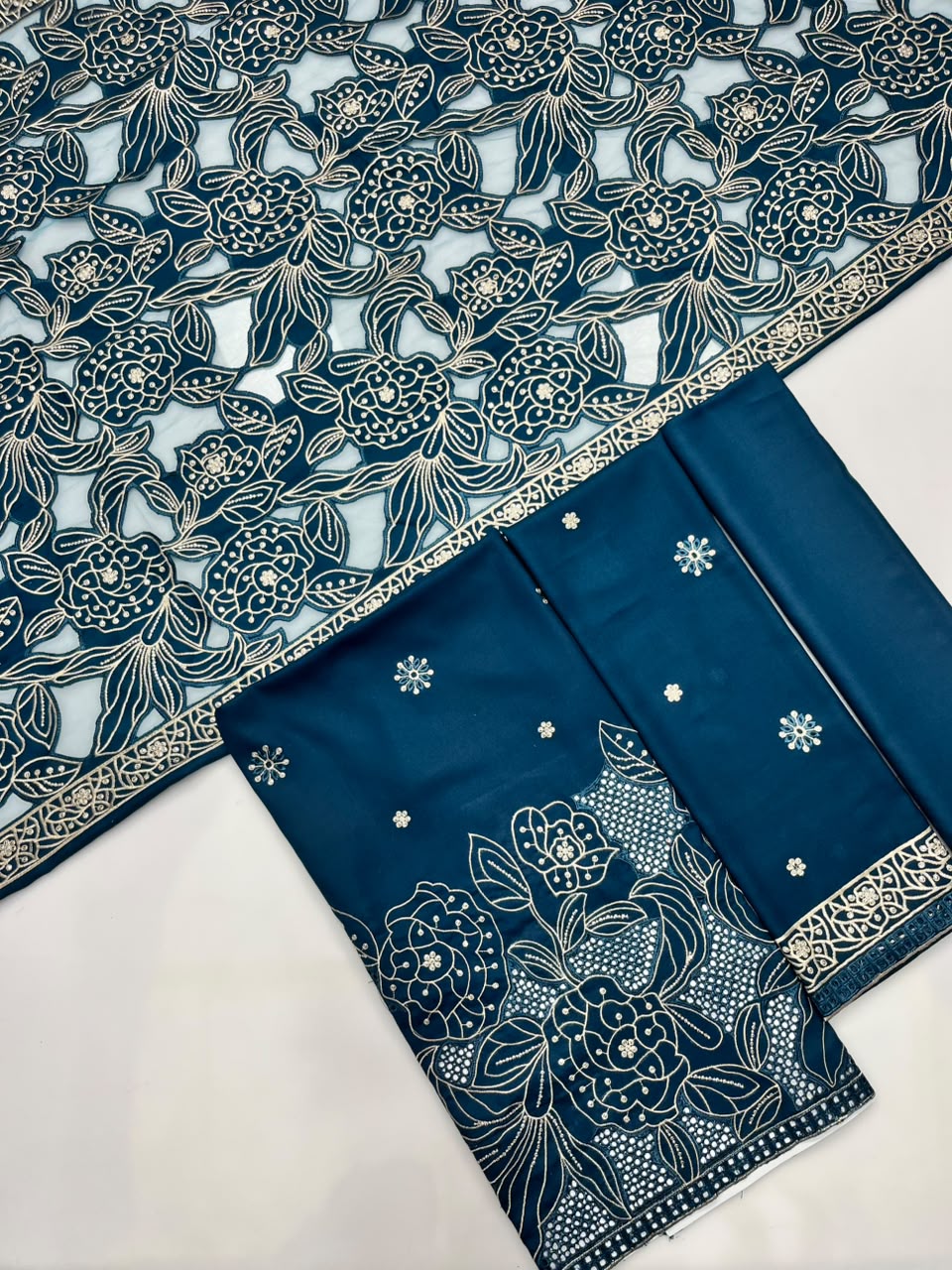 Bareeze Winter Dhanak 3-Piece — K 501
