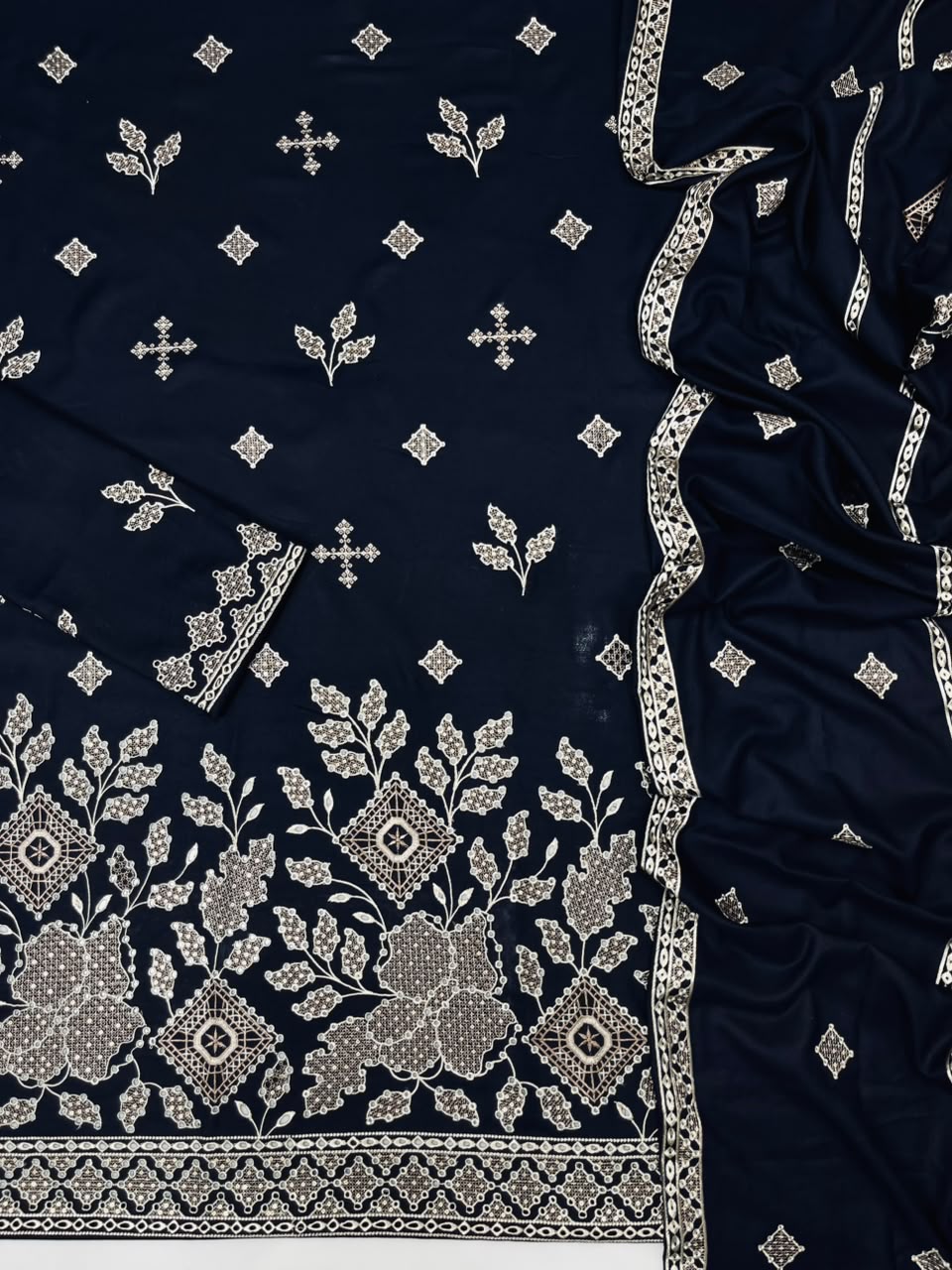 Iznik Winter Dhanak 3-Piece — K 206