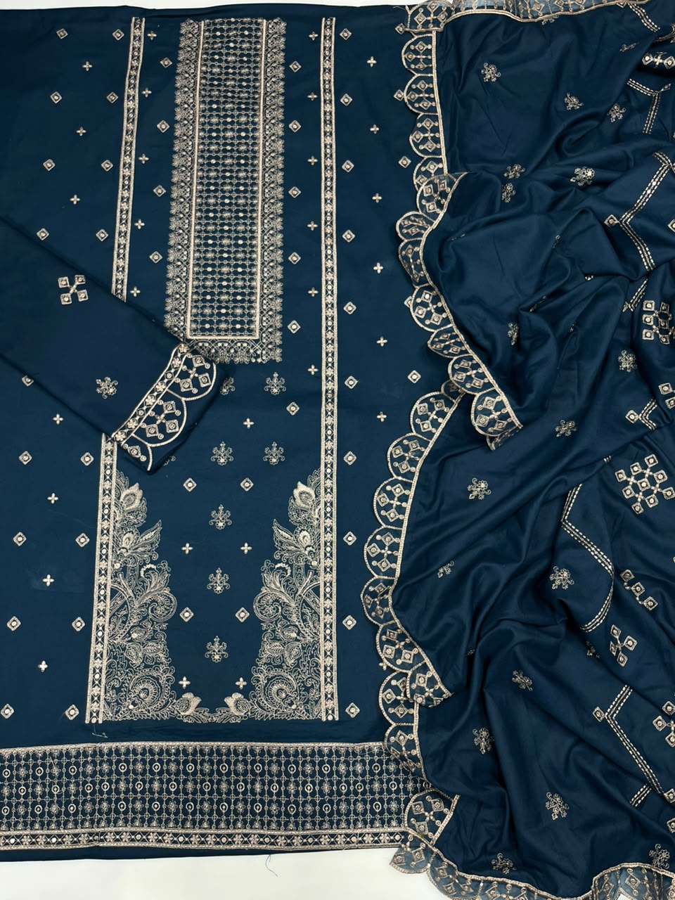 Bareeze Winter Dhanak 3-Piece — K 223