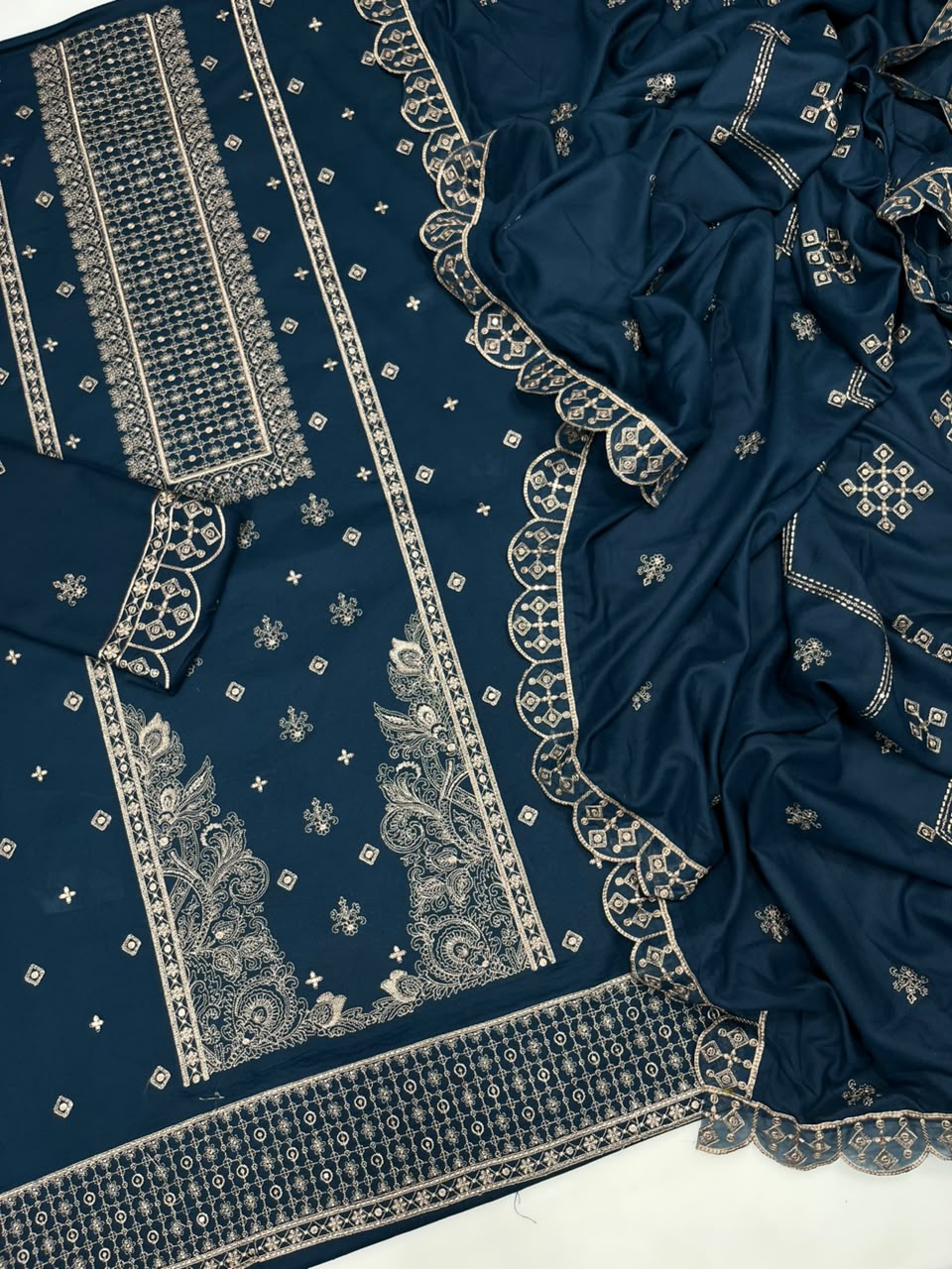 Bareeze Winter Dhanak 3-Piece — K 223