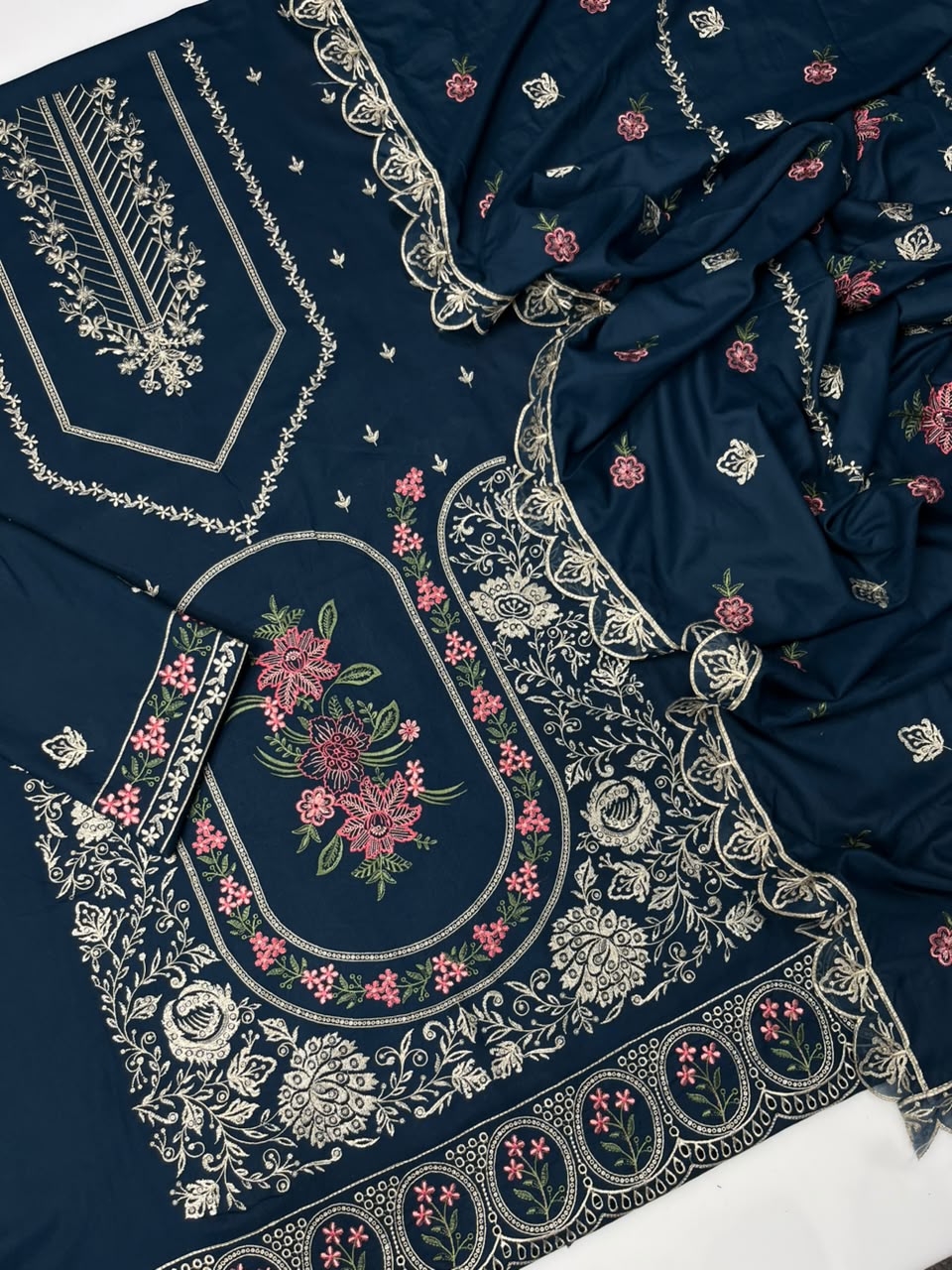 Gul Ahmed Winter Dhanak 3-Piece — K 237