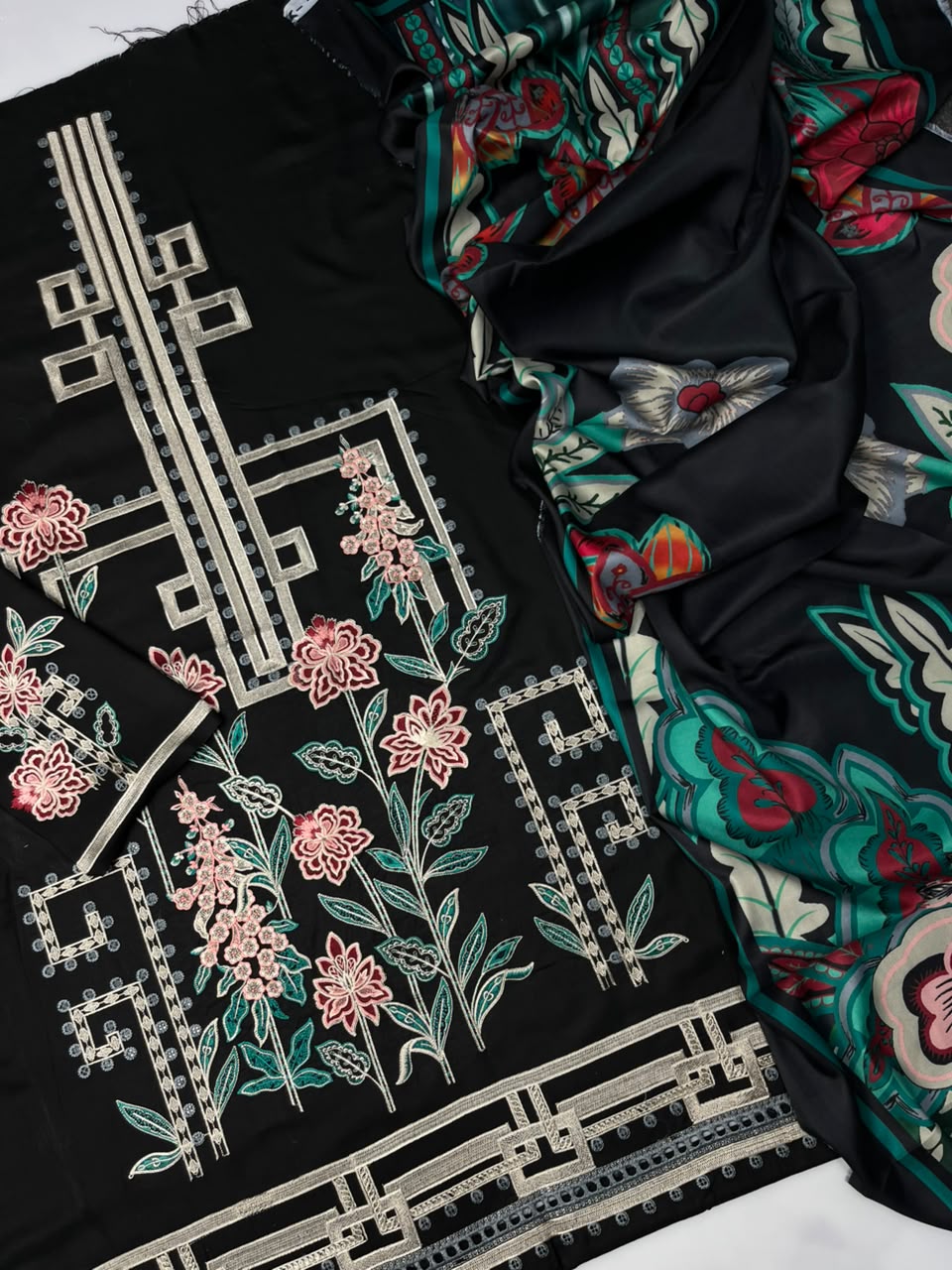 Baroque Winter Dhanak 3-Piece — K 701