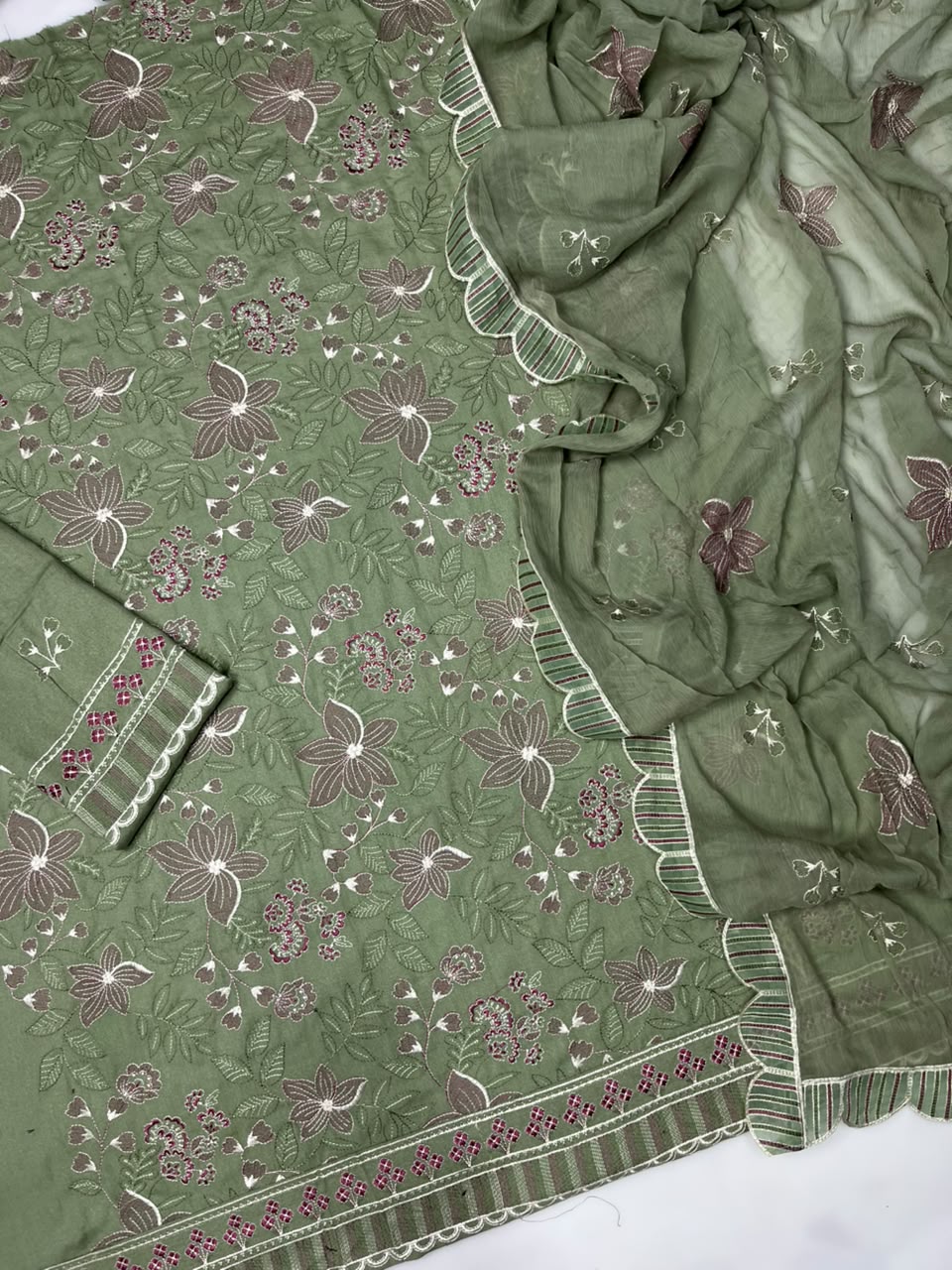 Bareeze K-228| Karandi with Crinkle Dupatta