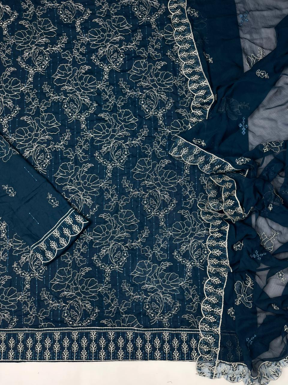Bareeze K-229| Karandi with Crinkle Dupatta