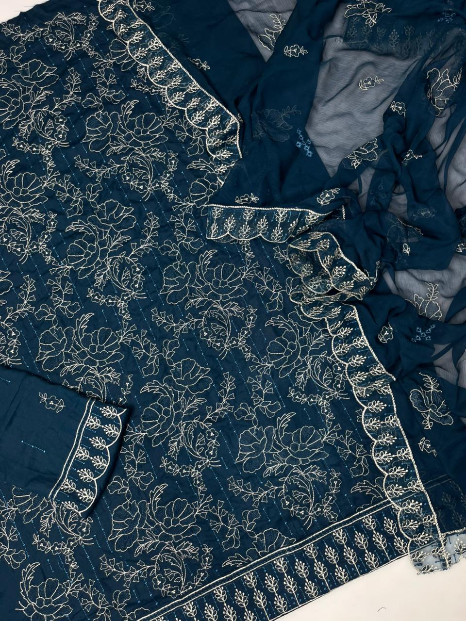 Bareeze K-229| Karandi with Crinkle Dupatta