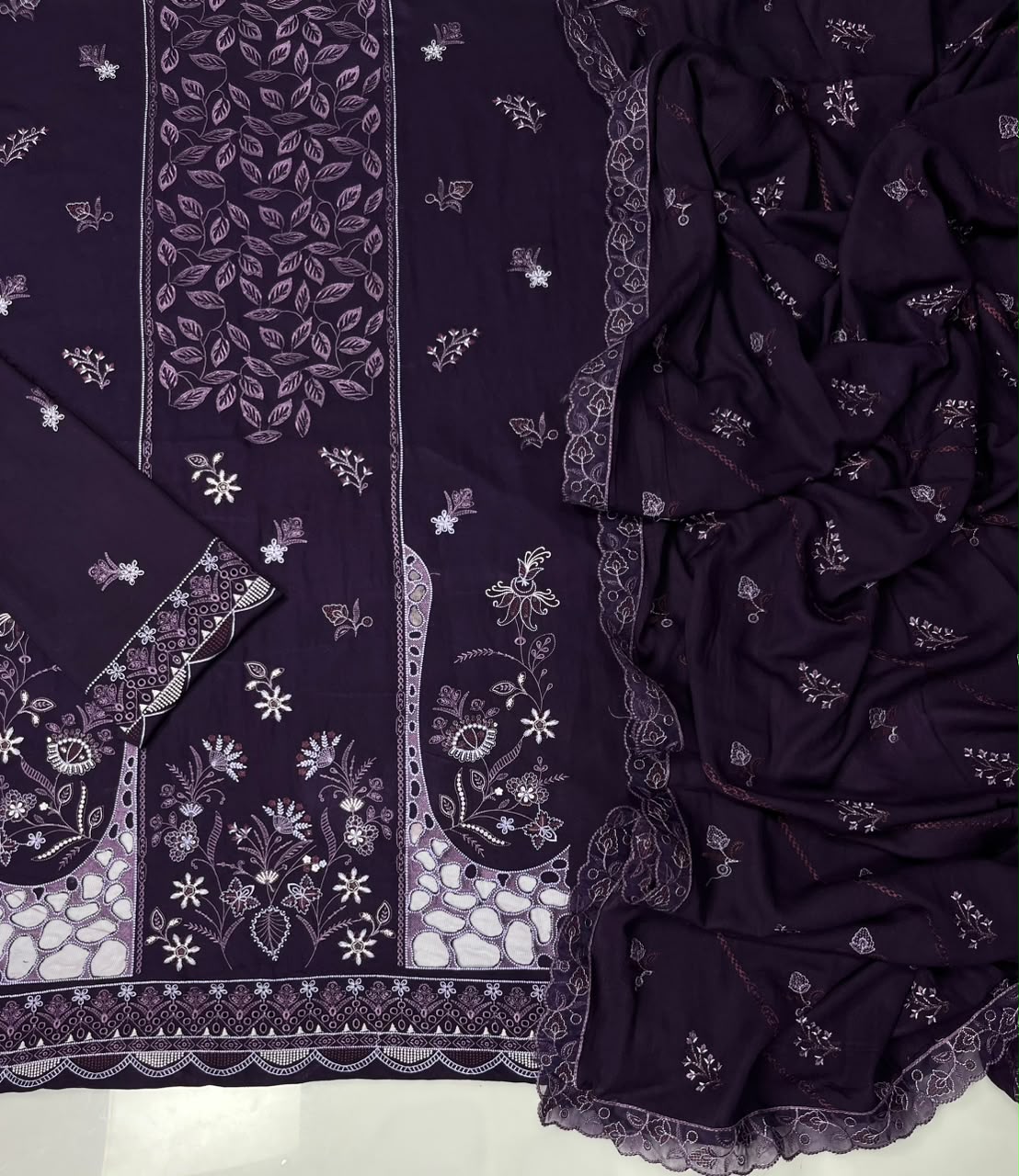Crimson Winter Karandi 3-Piece — 243 P