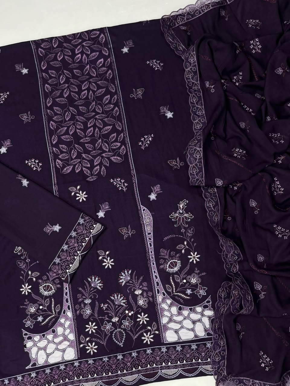 Crimson Winter Karandi 3-Piece — 243 P