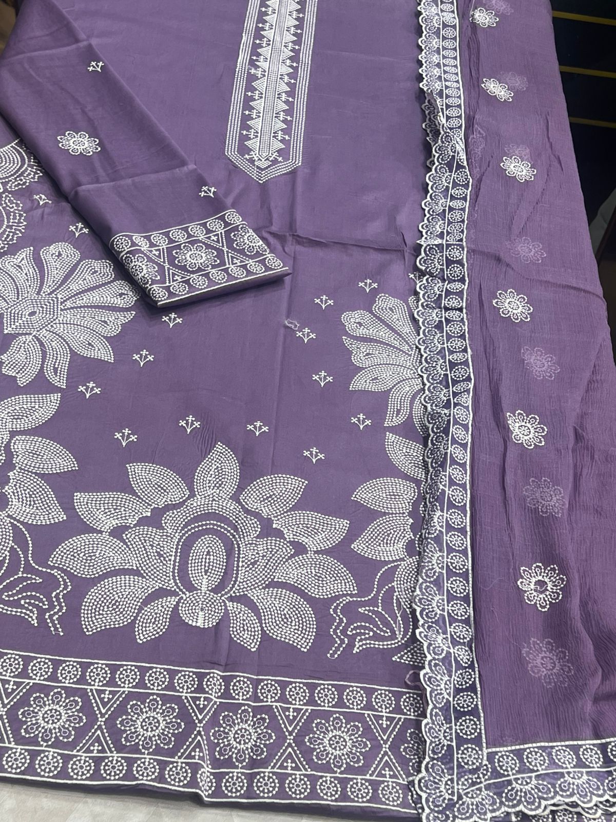 Ethnic 548