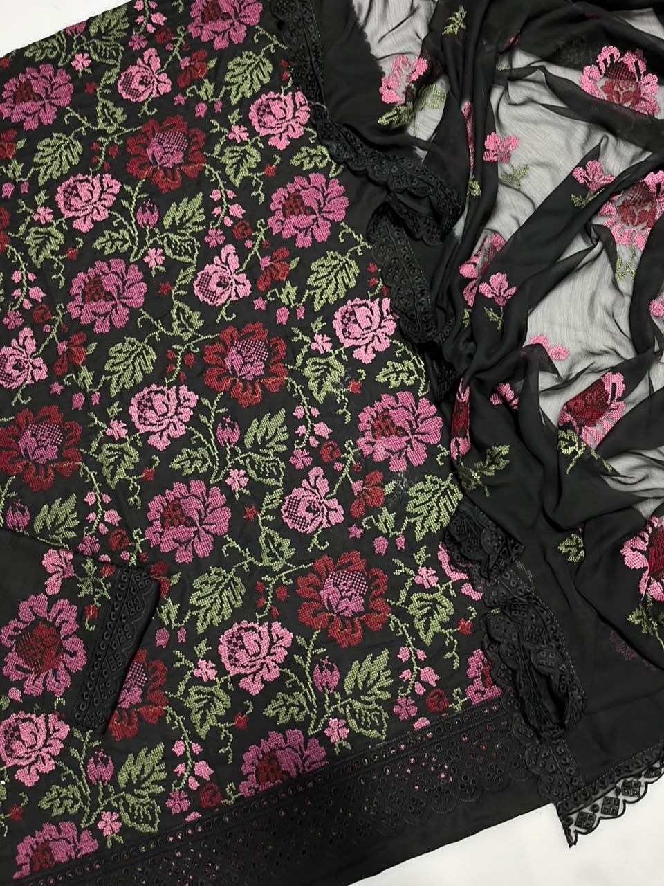 Bareeze K-239 dupatta detail