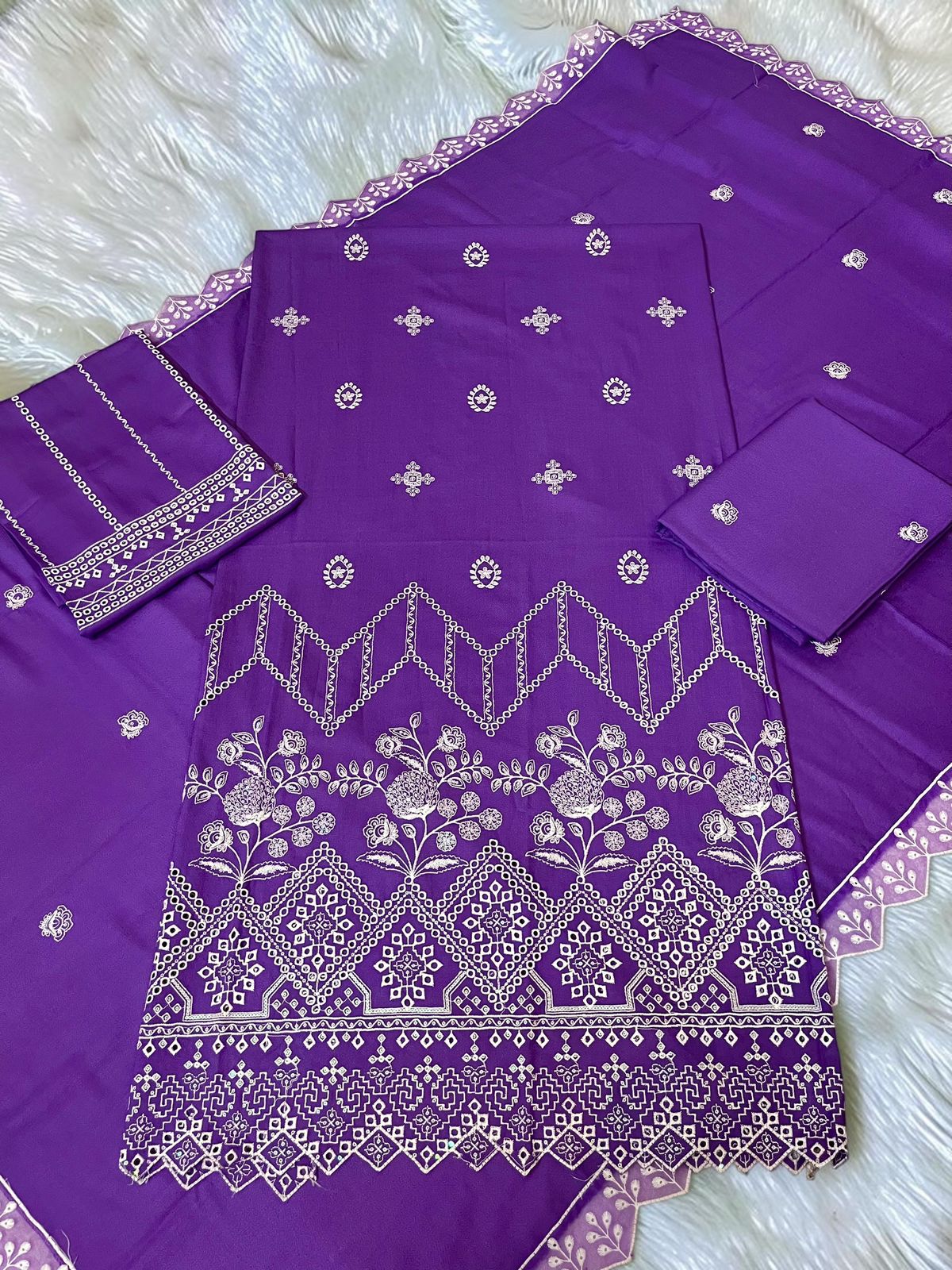 Maria B Unstitched Suit | Code 2210