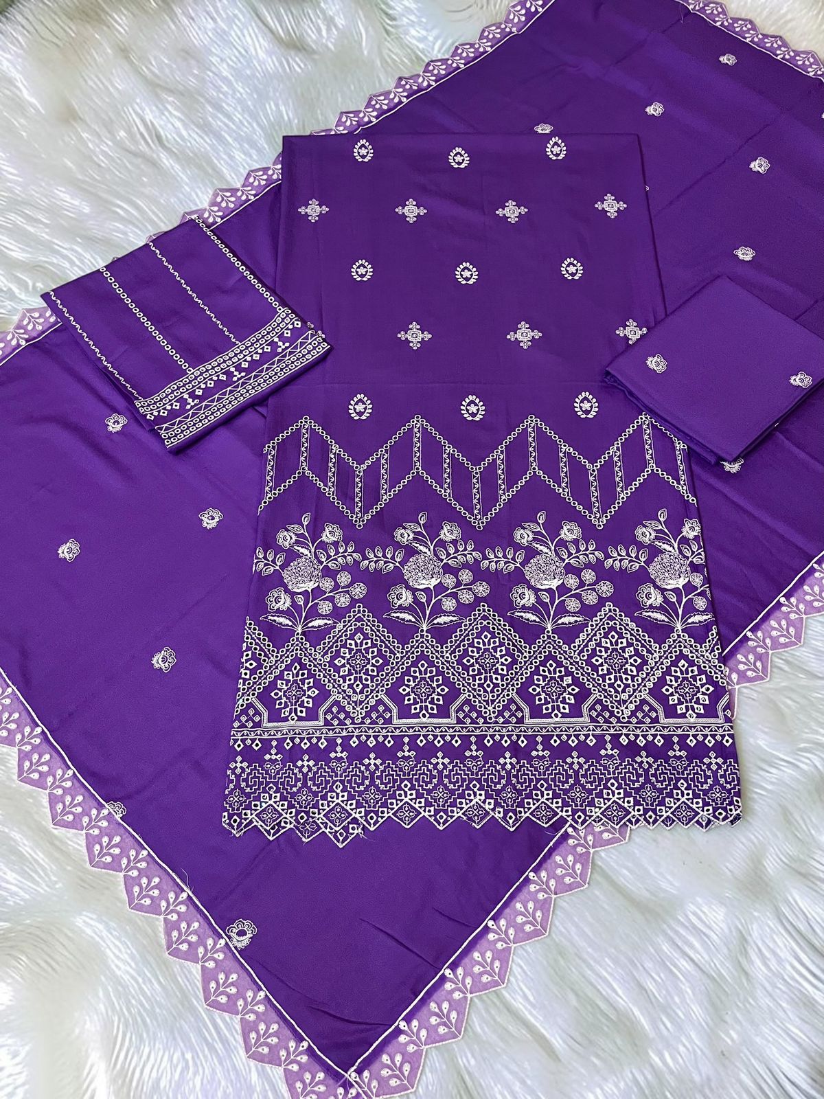 Maria B Unstitched Suit | Code 2210