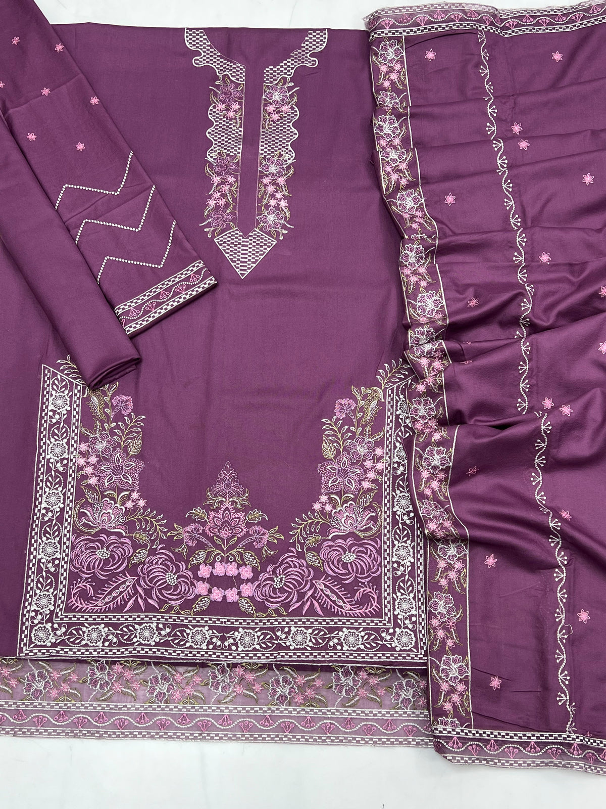 Maria B Unstitched Suit | Code 2204