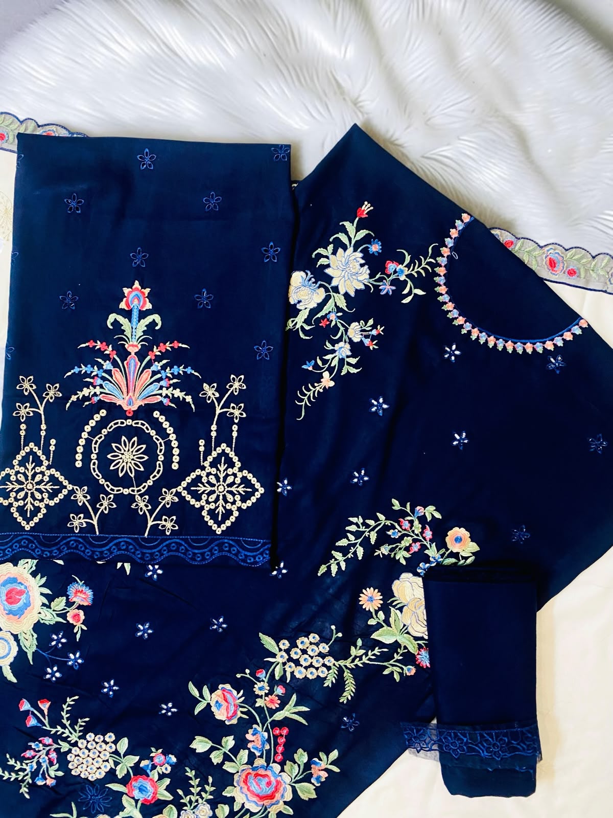 Hussain Rehar Dhanak Unstitched 3-Piece Suit | Code 2221