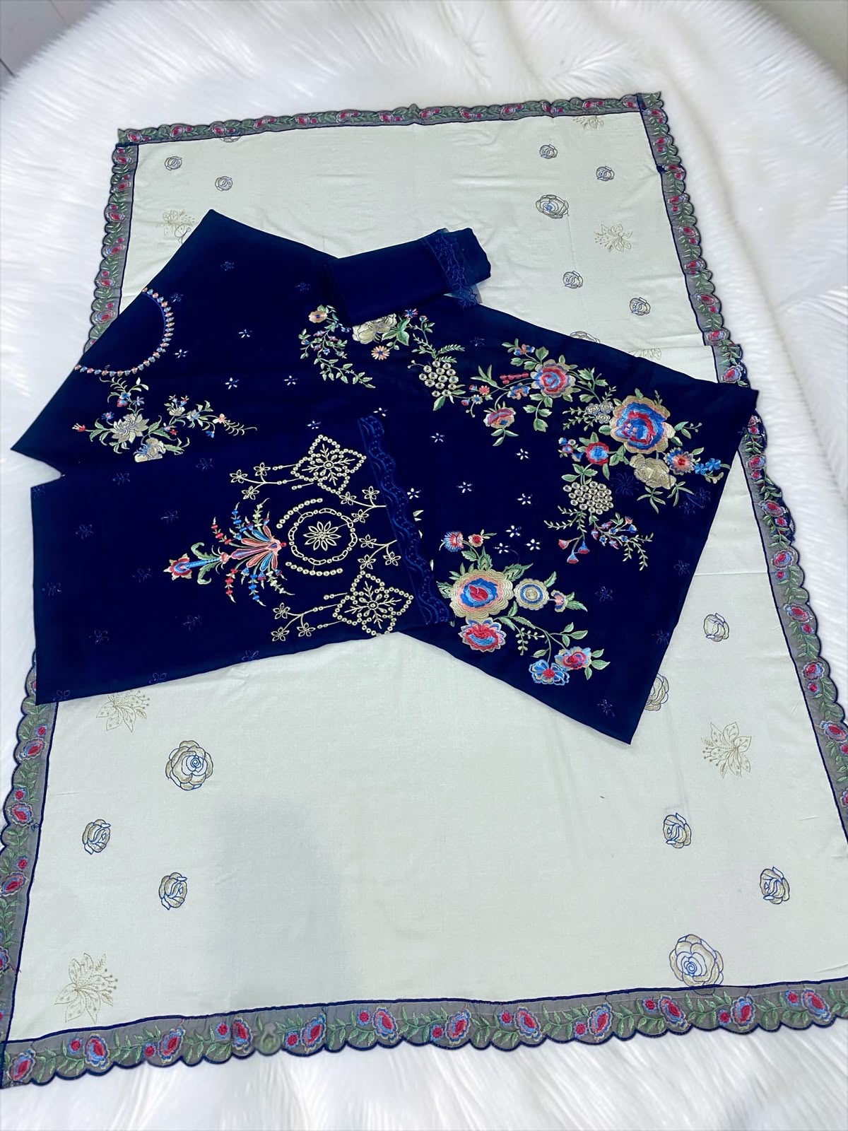 Hussain Rehar Dhanak Unstitched 3-Piece Suit | Code 2221