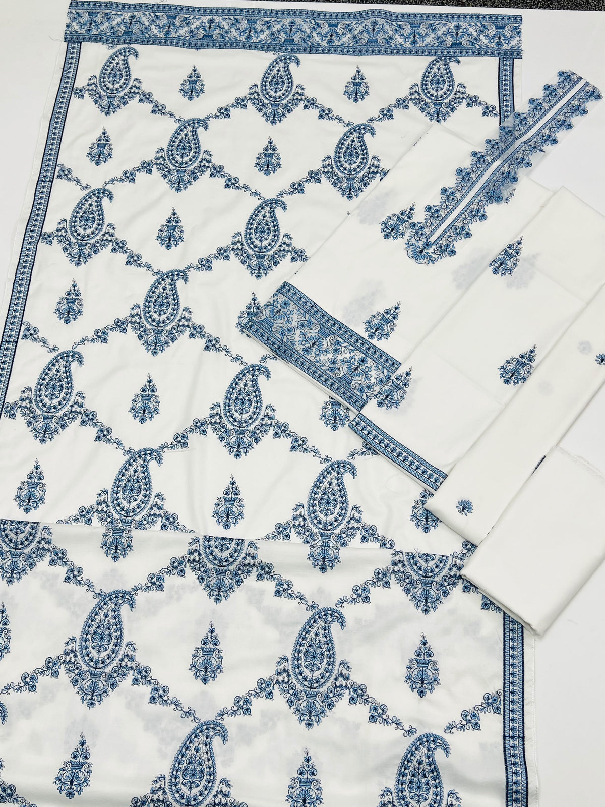Bareeze Winter Dhanak 3-Piece — 2150