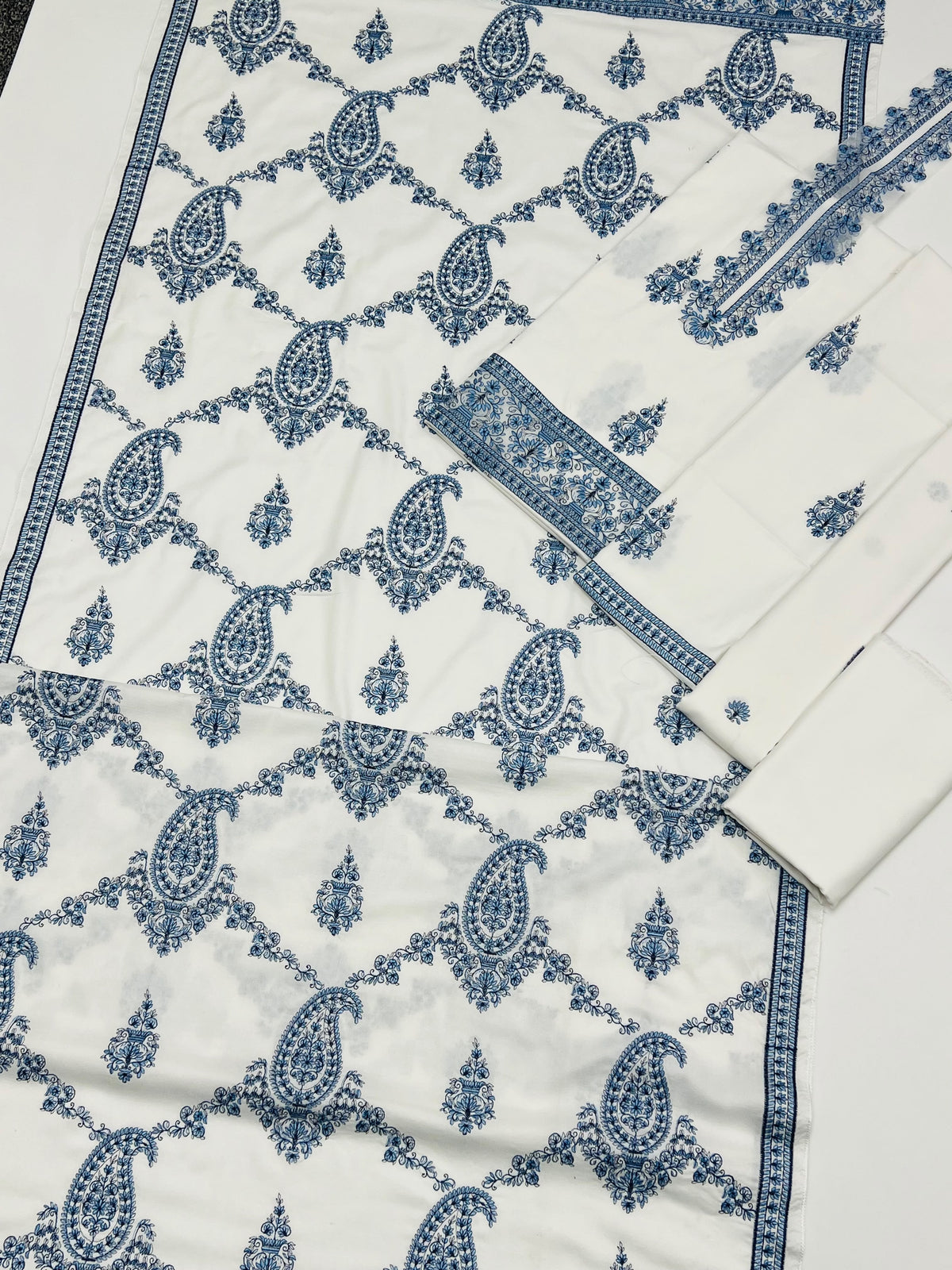 Bareeze Winter Dhanak 3-Piece — 2150