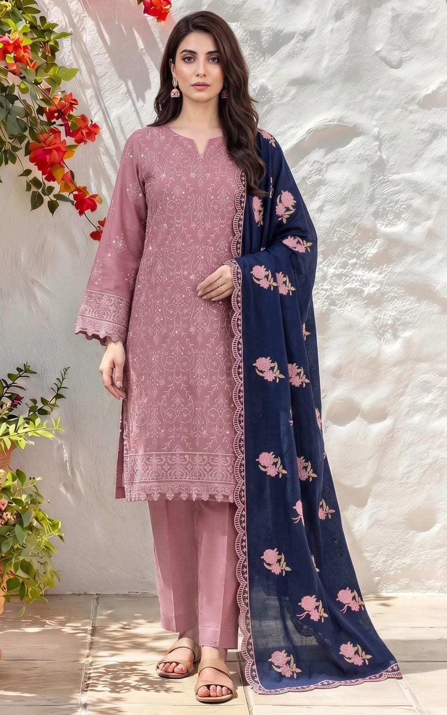 Zainab Chottani article 2252. Dusty rose with delicate motifs and a contrasting navy floral dupatta.